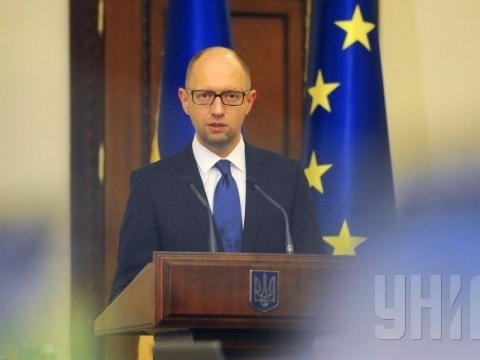 Arseni Iaţeniuk a declarat că Ucraina va oferi Rusiei termeni similari cu cei oferiţi creditorilor privaţi