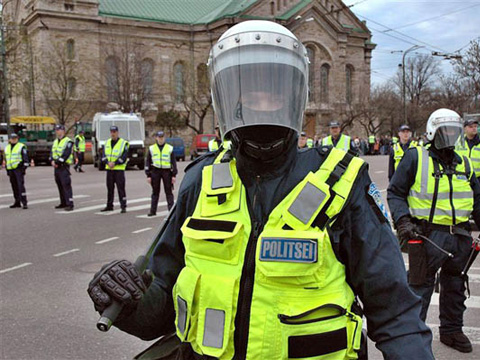 В Естонії поліцейських планують оснастити електрошокерами (аудіо)