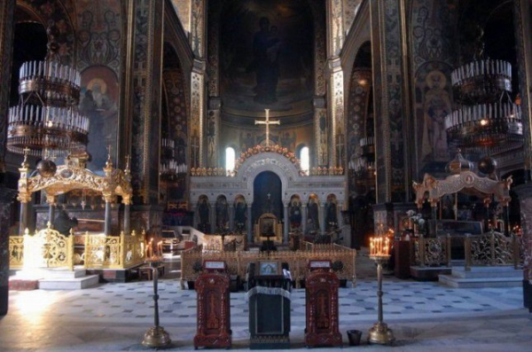Українське радіо та Радіо Культура транслюватимуть Великодні богослужіння ПЦУ та УГКЦ наживо 