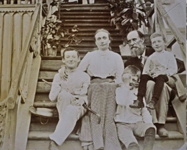 Чоловік з роздвоєною свідомістю: як автор "Хіба ревуть воли, як ясла повні?" створив еротичний роман