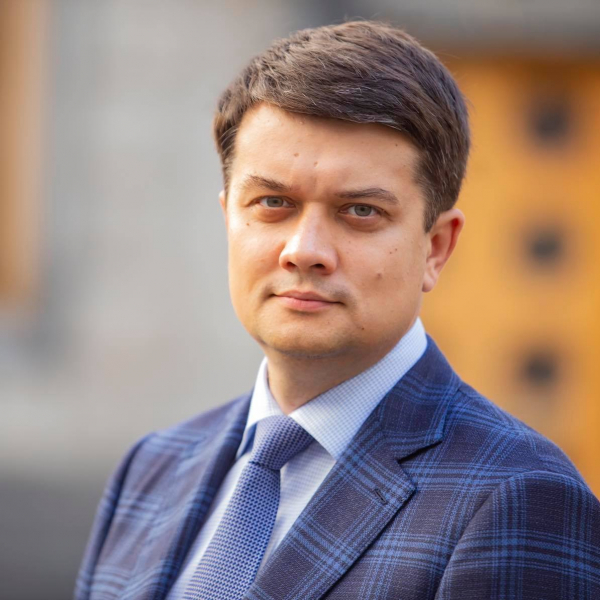 "Формальні підстави, щоб позбавити мандата Дмитра Разумкова, є": чи усунуть із фракції "Слуга народу" екс-спікера парламенту?