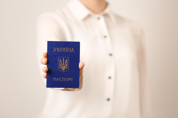 Законодавчі ініціативи Зеленського: коли  громадян РФ позбавлятимуть громадянства України?