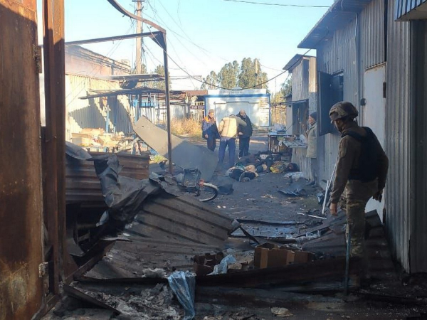 În rezultatul bombardării Pieței Centrale din localitatea Avdiivka și-au pierdut viața cel puțin 7 persoane, iar opt au fost rănite