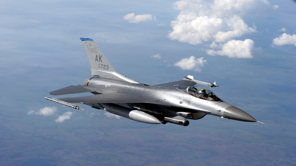 У жовтні-листопаді Україна матиме F-16 — Мусієнко