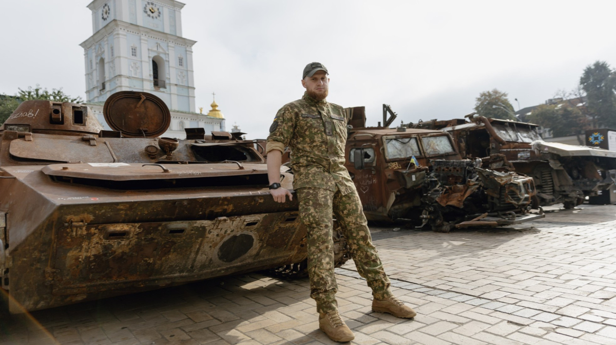 "Я був 2 доби у статусі загиблого". Історія героя України Дмитра Фінашина