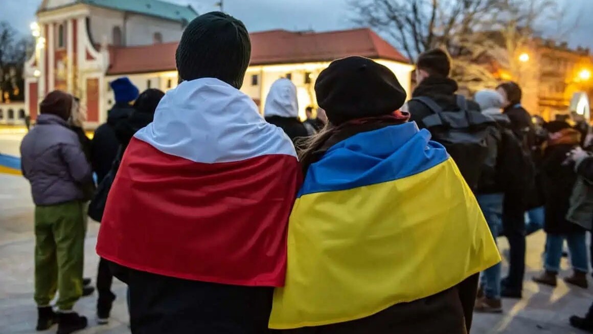 Сьогоднішня влада абсолютно залежна від соцопитувань – Потоцький про зменшення підтримки українським біженцям в Польщі