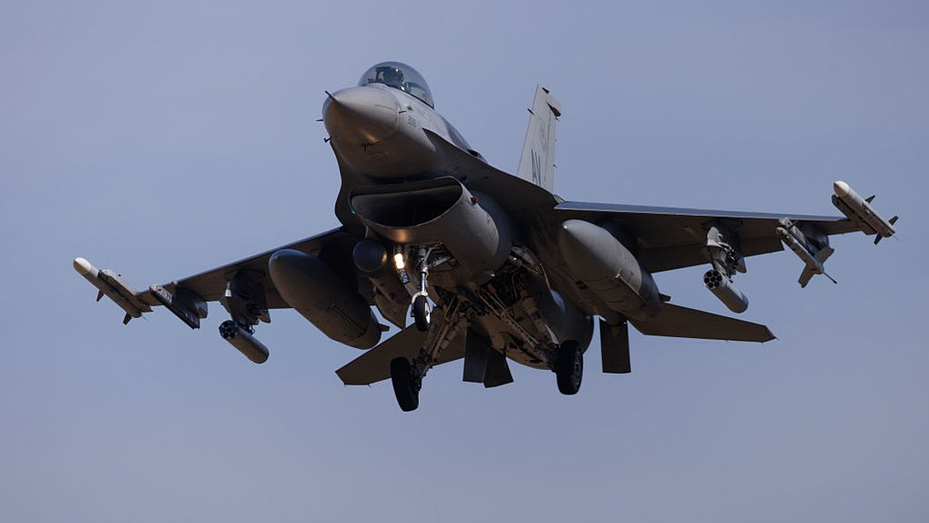 "Мисливці" F-16 мають радари, які здатні бачити повітряну ціль на тлі землі — Харук про посилення ППО авіацією