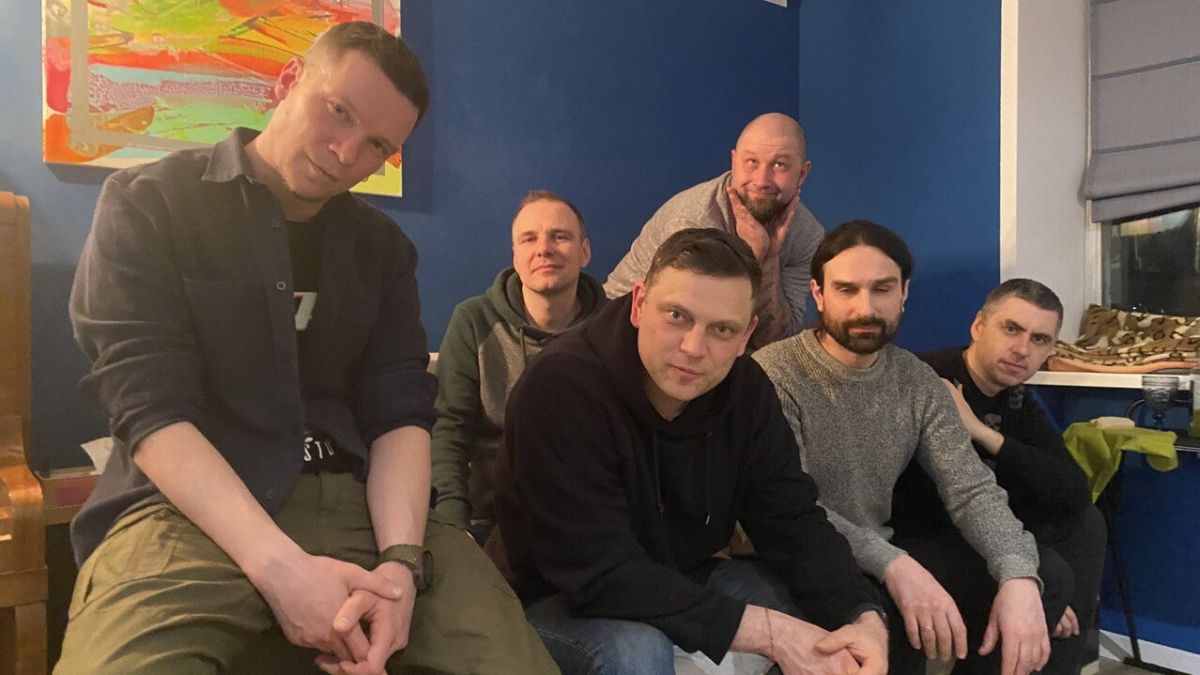 Буддисти у центрі Європи: Громадянин Топінамбур випустив трек "За течією"