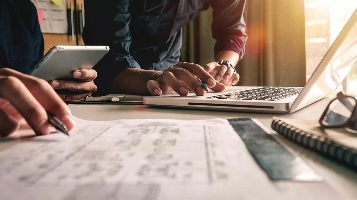 Податки з доходів, отриманих через цифрові платформи. Думка адвокатки Лесі Михаленко