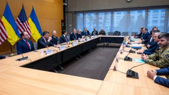 Трампу важче тиснути на Україну. Леонов про громадську думку в США і переговори у Женеві