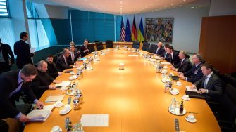 Добре, що переговори проводять у Німеччині, яка проти "мирного" плану Трампа — Левусь